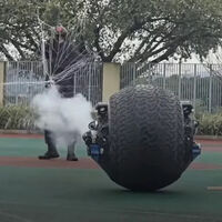 China ha encontrado una nueva forma de poner multas: una rueda robot gigante que te persigue y grita 