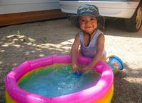 La foto de tu bebé: José Manuel en la piscina