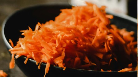 Cómo hacer ‘pan’ para hamburguesas sin harina con zanahoria, queso y huevo: una receta fácil y sin complicaciones