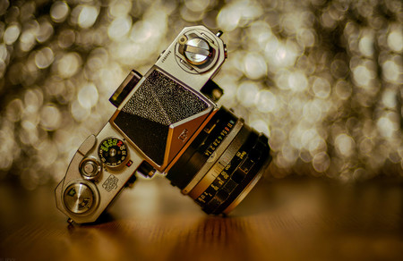Nikon celebra los 60 años de la mítica Nikon F con varios productos exclusivos de merchandising para coleccionistas