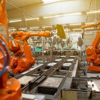 Solo en China hay más robots que en todas las fábricas del mundo juntas. Este plan del gobierno preocupa a los jóvenes desempleados