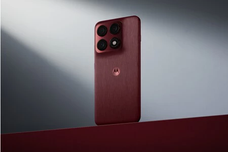 Edge 70 Pro Rojo
