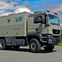 Action Mobil Globecruiser Family 7500: la autocaravana para ir de vacaciones (o a la guerra)