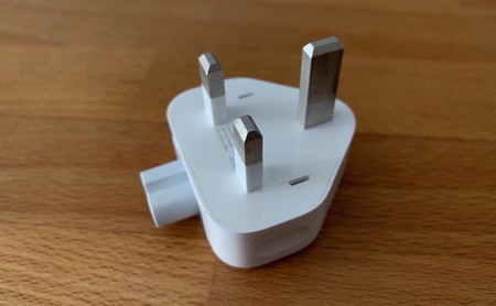 Apple inicia un programa de sustitución gratuito para algunos enchufes ingleses