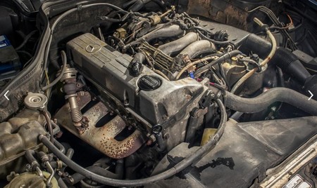 El mercedes apesta por la gasolina en el salón