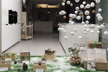 Tres inspiradoras ideas para decorar un escaparate en fiestas 