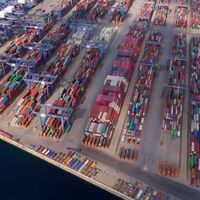 Ni conductores ni operadores. Los puertos chinos están eliminado el eslabón más débil de la cadena logística: el ser humano 