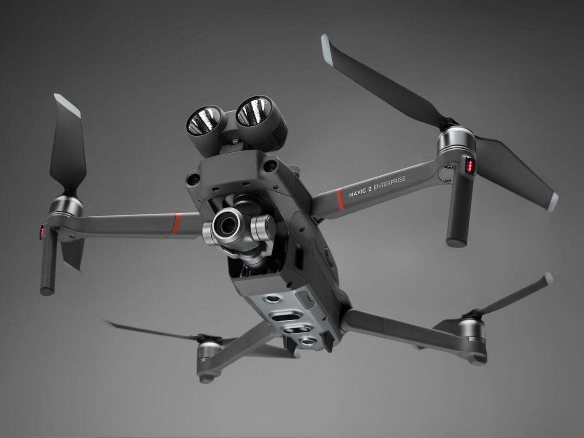 DJI Mavic 2 Enterprise: un drone ahora con capacidades para búsqueda y rescate dirigido a empresas y gobiernos
