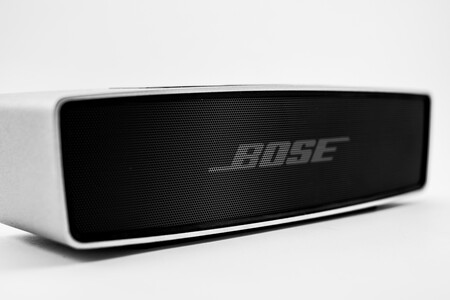Este mini altavoz Bose es tan potente como uno de tamaño normal y ahora lo tenemos más rebajado que nunca en Amazon