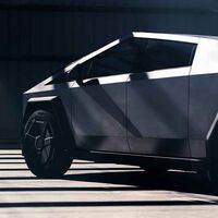 Se compra una Tesla Cybertruck y la quiere vender porque no le cabe en su plaza de garaje. Tesla amenaza con multarle con más de 46.000 euros