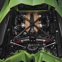 Lamborghini no quiere renunciar a los motores térmicos y busca alternativas para alargar su vida