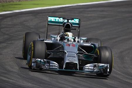 Lewis Hamilton comienza liderando en Hungría