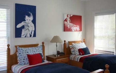 Personalizar la habitación compartida con fotos de los peques