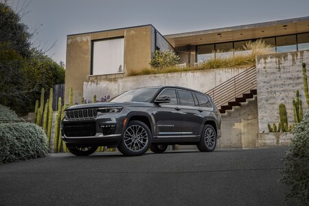 A Stellantis no le preocupa que el Jeep Grand Cherokee L pueda robarle ventas al Dodge Durango