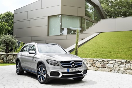 Mercedes Benz GLC F-Cell Concept, el SUV que puedes recargar en casa o en la hidrogenera