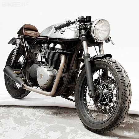 Triton con motor Triumph moderno