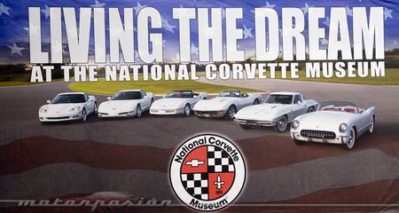 Chevrolet ayudará a reconstruir los ocho Corvette destrozados en el National Corvette Museum