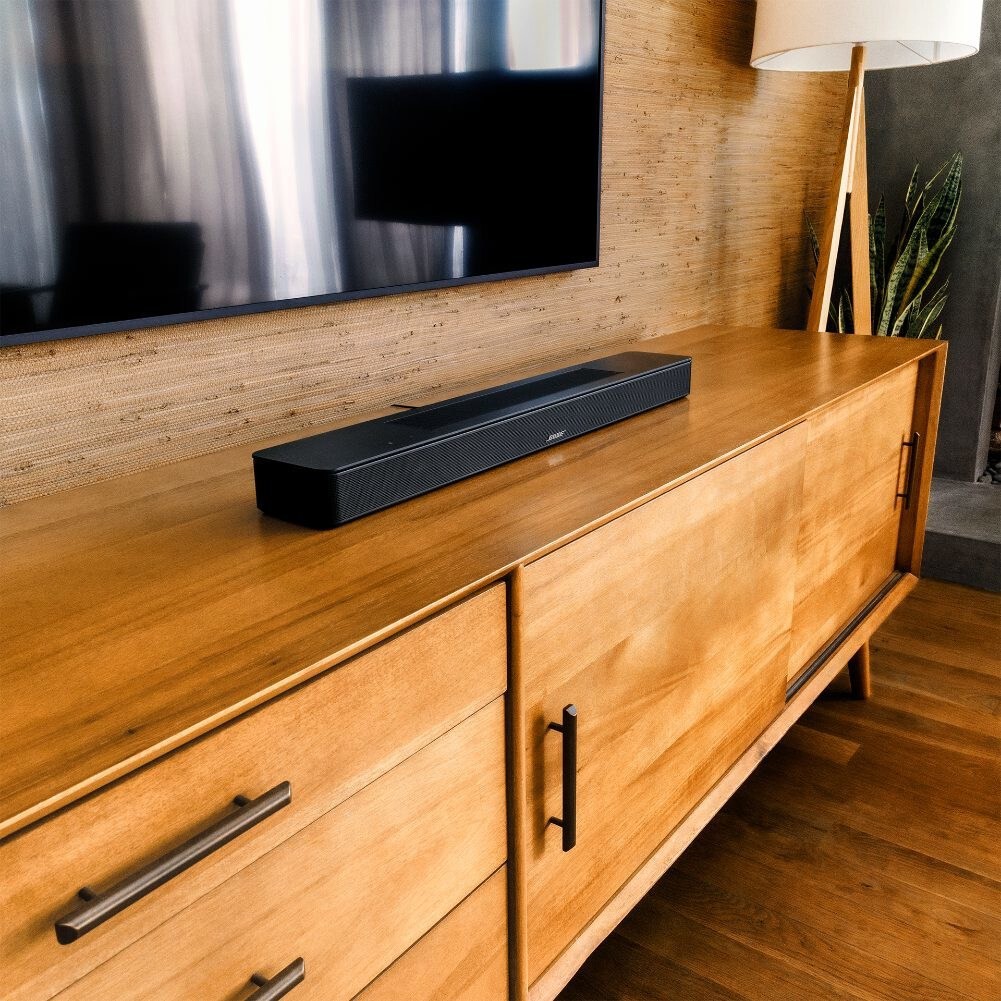 La nueva barra de sonido Bose Smart Soundbar 600 llega con Dolby Atmos, HDMI eARC y posibilidad de agregarle altavoces extra