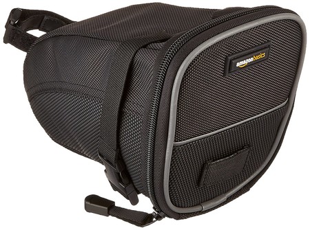Precio mínimo histórico en la bolsa en forma de cuña para debajo del sillín de AmazonBasics: ahora cuesta 4,73 euros en Amazon