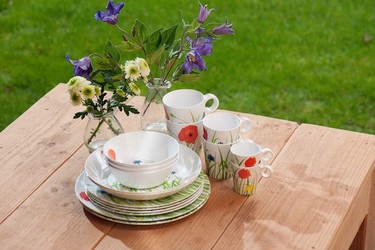 Rosti Mepal lleva la primavera a nuestras mesas con su vajilla Fields of flowers 