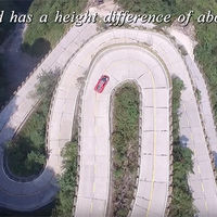 Un Ferrari 458 Italia, 10.9 km y 99 curvas