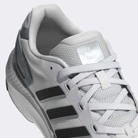 Unas zapatillas Adidas tan cómodas como las profesiones están arrasando en rebajas y no solo por su 60% de descuento  