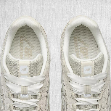 Faltan días para que New Balance lance estas zapatillas color sal de mar, pero definitivamente valdrá la espera para llevarlas a tope en verano 