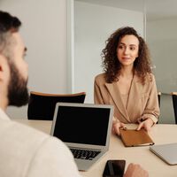 Si quieres triunfar en una entrevista de trabajo necesitas tener una marca personal. Así puedes crearla, según expertos en recursos humanos  