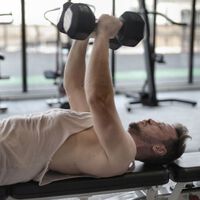 Los expertos coinciden: "Ni nadar ni caminar, a partir de los 50 años es absolutamente necesario hacer musculación"