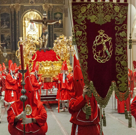 Los Coloraos Que Procesionan En Murcia En Miercoles Santo