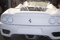 Desarticulada una banda que vendía réplicas de Ferrari por internet