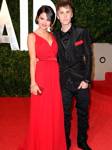 Justin Bieber y Selena Gomez también oficializan en los Oscars, esto es un no parar