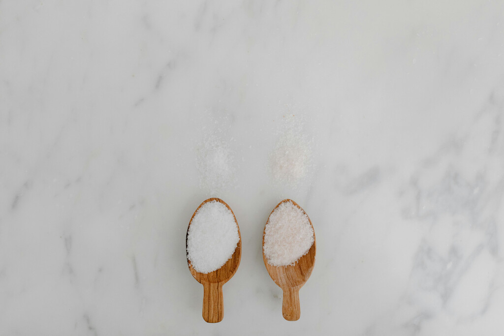 Si quieres que la ropa salga blanca y brillante de la lavadora solo necesitas un producto alcalino que ya tienes en casa