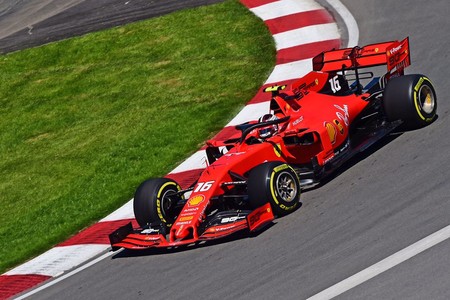 Charles Leclerc aprovecha el accidente de Hamilton para dominar en Canadá y Carlos Sainz acaba cuarto