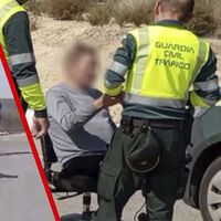 Un conductor sin piernas se lleva por delante a un pelotón de ciclistas en Orihuela. Llevaba un coche trucado para acelerar con bastones 