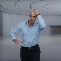 Mucho pelazo y carisma, pero Apple ha preferido a otro: por qué Federighi no es el elegido para heredar el trono