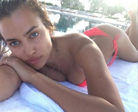 Irina Shayk, un escotazo y cero maquillaje... ¡Taquicardia!