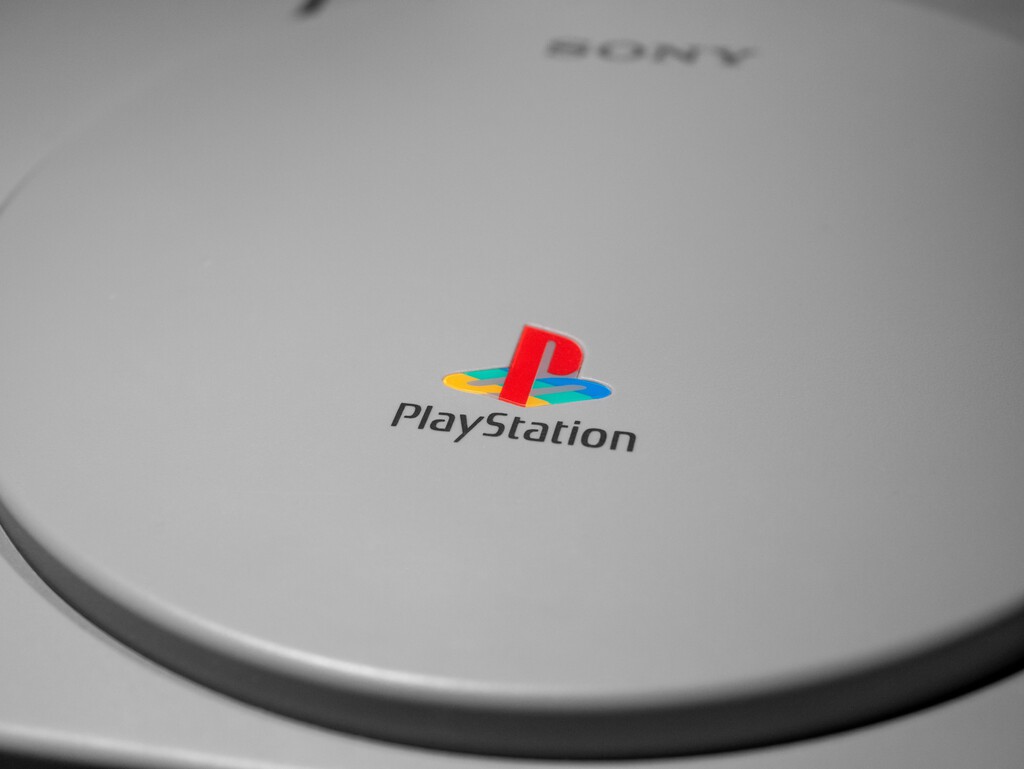 Cuando los discos de PlayStation olían a gasolina, asfalto y césped recién cortado 