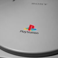 Cuando los discos de PlayStation olían a gasolina, asfalto y césped recién cortado 