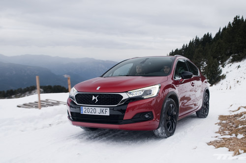 DS 4 Crossback: al volante del DS más aventurero