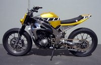 Yamaha R1 Street Tracker, la Yamaha TZ750 Kenny Roberts actualizada