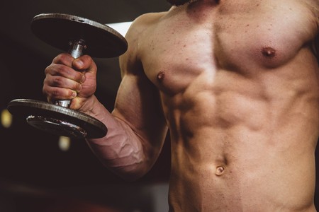 Estos son los errores más comunes cuando hacemos abdominales: conócelos para poder evitarlos