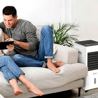 Encuentra en Media Markt por menos de 90 euros el ventilador de torre que te hará ahorrar dinero pero también espacio, en verano e invierno 