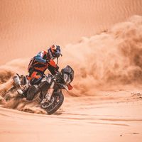 Las KTM 790 Adventure y 790 Adventure R llegan para hacer temblar los cimientos de las verdaderas trail