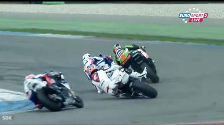 Jonathan Rea y la salvada del año en Assen