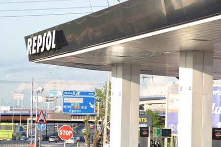 Empieza la guerra de las petroleras por el "efecto viernes"