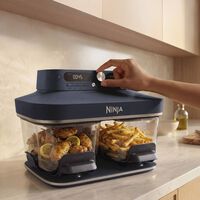Ninja lleva el cristal a su air fryer de doble cesta. Ahora podemos vigilar dos platos sin abrir ningún cajón 