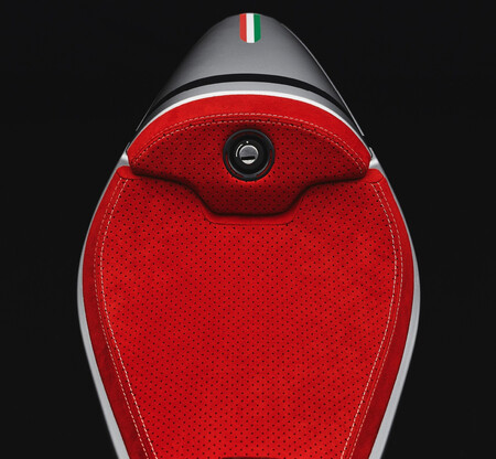 Mv Agusta Superveloce 800 Testagrande 001