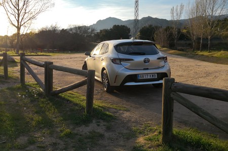 Toyota Corolla 125h 9