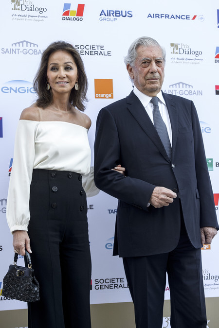 Isabel Preysler, locuela enamorada que tiene esperando a su Vargas Llosa
